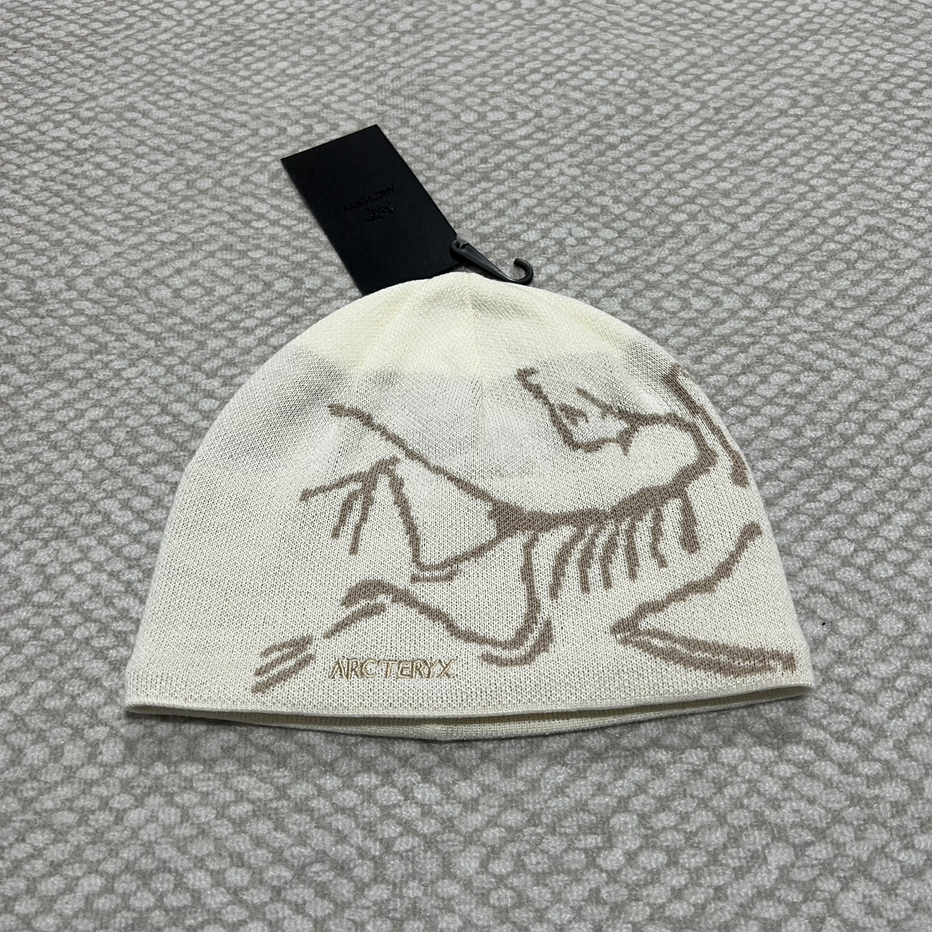 arcteryx beanie(off white)